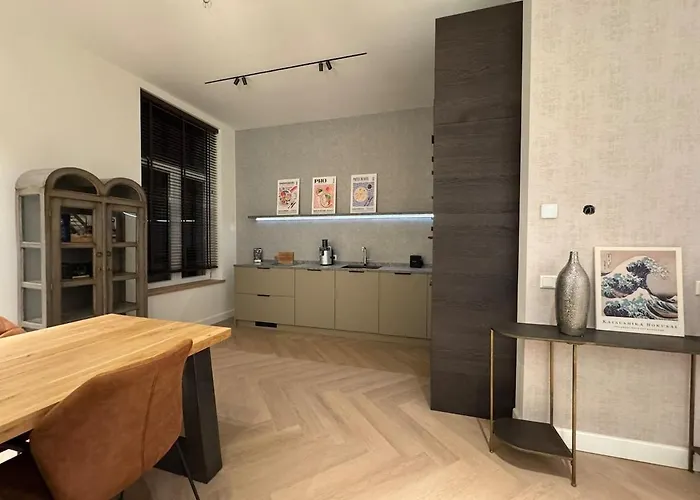 Prachtige Monumentale Bovenwoning, Hartje *