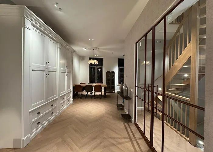 Prachtige Monumentale Bovenwoning, Hartje * Haarlem