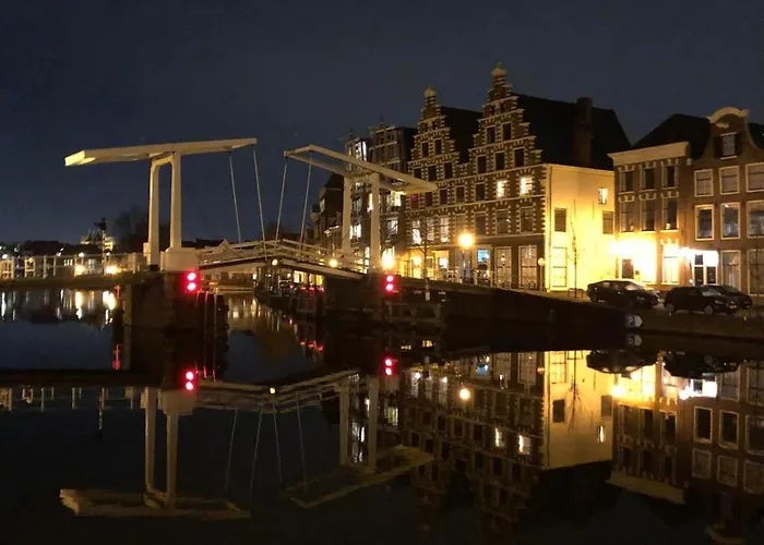 Apartamento Prachtige Monumentale Bovenwoning, Hartje